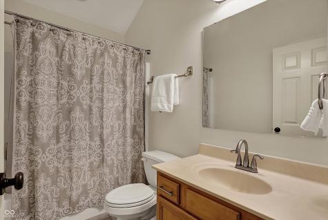 2037 Rhettsbury Street Carmel IN 46032