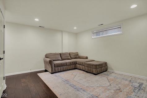 2037 Rhettsbury Street Carmel IN 46032
