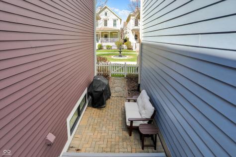 2037 Rhettsbury Street Carmel IN 46032