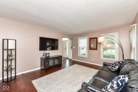 9279 Oak Knoll Lane Fishers IN 46037