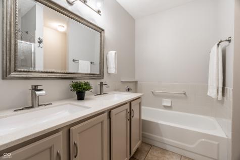 2103 Oak Run North Drive Indianapolis IN 46260