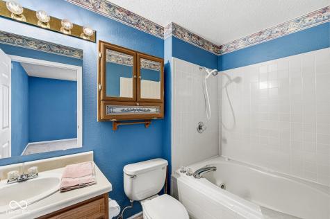 1914 Cross Willow Lane Indianapolis IN 46239