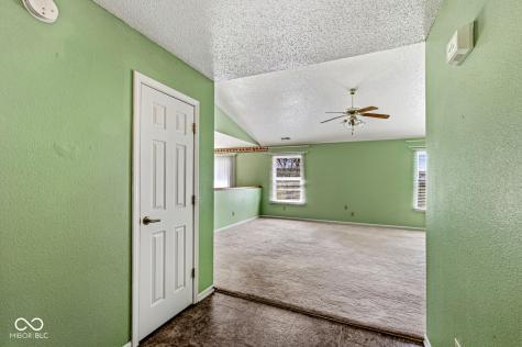 1914 Cross Willow Lane Indianapolis IN 46239