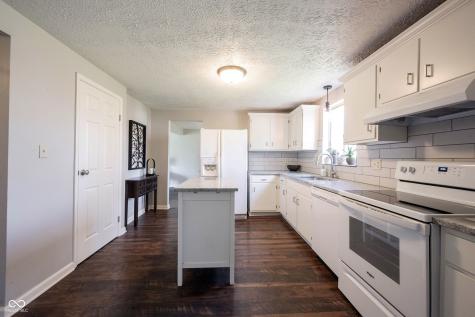 6022 Thornwood Court Indianapolis IN 46250