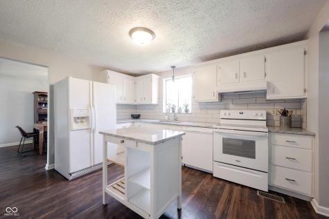 6022 Thornwood Court Indianapolis IN 46250