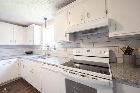 6022 Thornwood Court Indianapolis IN 46250