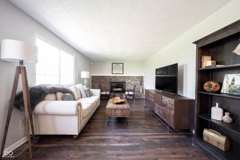6022 Thornwood Court Indianapolis IN 46250