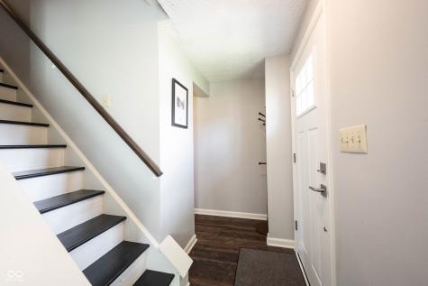 6022 Thornwood Court Indianapolis IN 46250