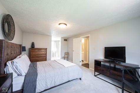 6022 Thornwood Court Indianapolis IN 46250