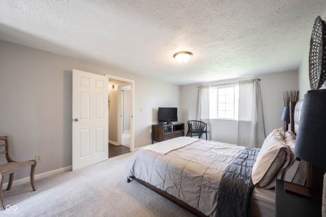 6022 Thornwood Court Indianapolis IN 46250