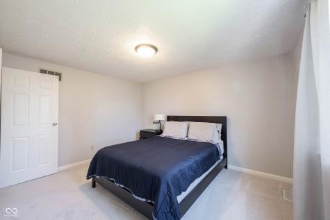 6022 Thornwood Court Indianapolis IN 46250
