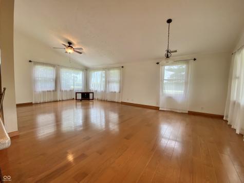 936 W 375 N Greenfield IN 46140