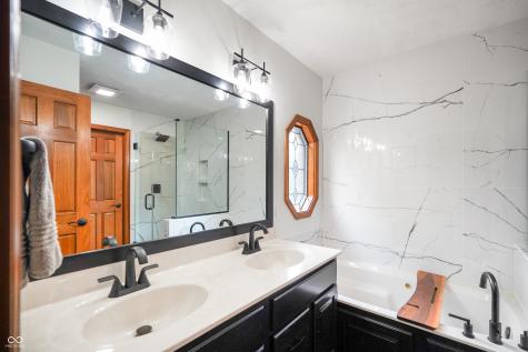 6017 Creekbend Boulevard Indianapolis IN 46217
