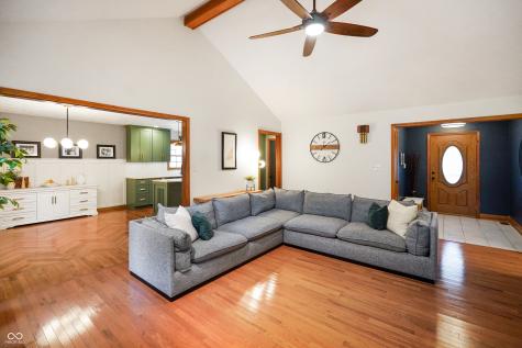 6017 Creekbend Boulevard Indianapolis IN 46217
