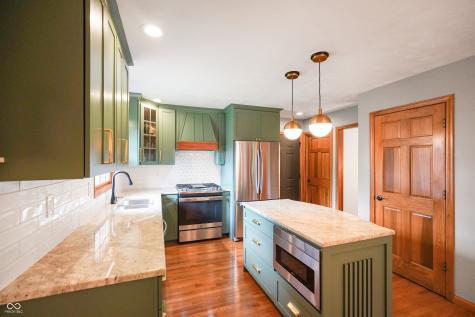 6017 Creekbend Boulevard Indianapolis IN 46217