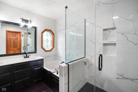 6017 Creekbend Boulevard Indianapolis IN 46217