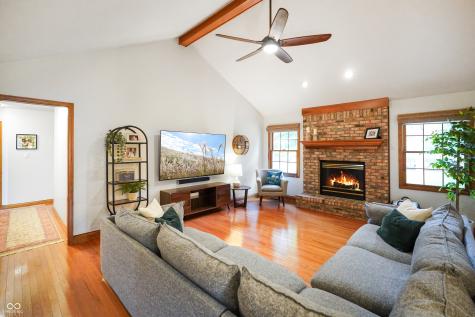 6017 Creekbend Boulevard Indianapolis IN 46217