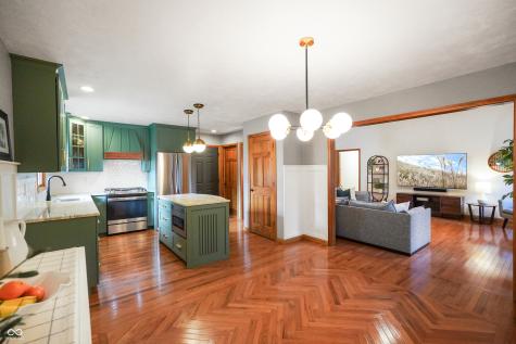 6017 Creekbend Boulevard Indianapolis IN 46217