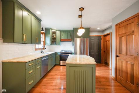 6017 Creekbend Boulevard Indianapolis IN 46217