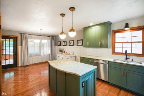 6017 Creekbend Boulevard Indianapolis IN 46217