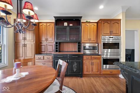 6045 Channel Drive Columbus IN 47201
