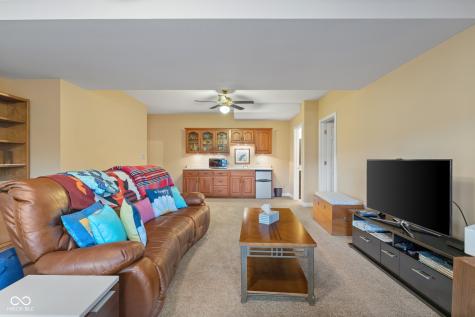 6045 Channel Drive Columbus IN 47201