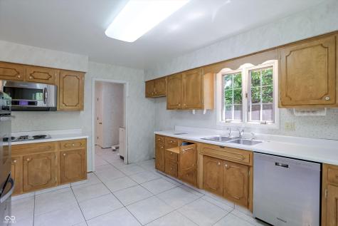 5459 Hedgerow Drive Indianapolis IN 46226