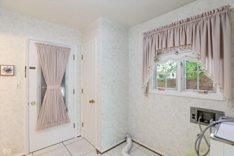 5459 Hedgerow Drive Indianapolis IN 46226
