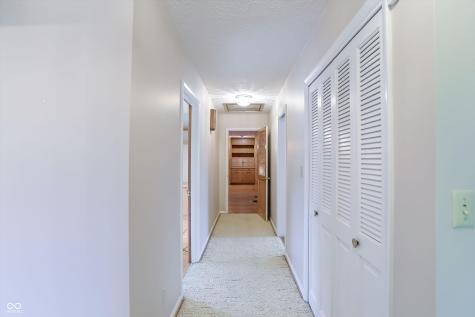 5459 Hedgerow Drive Indianapolis IN 46226