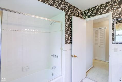5459 Hedgerow Drive Indianapolis IN 46226