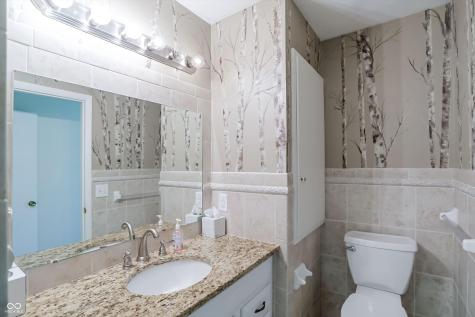 5459 Hedgerow Drive Indianapolis IN 46226
