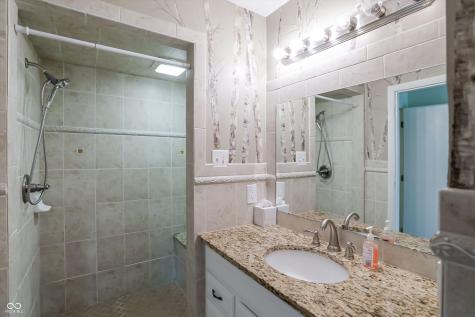 5459 Hedgerow Drive Indianapolis IN 46226