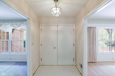 5459 Hedgerow Drive Indianapolis IN 46226