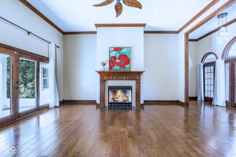 1354 Blackhawk Drive Columbus IN 47201
