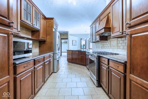 1354 Blackhawk Drive Columbus IN 47201