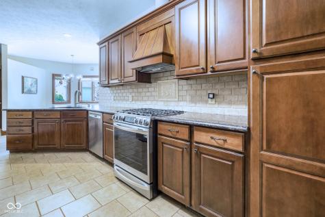 1354 Blackhawk Drive Columbus IN 47201