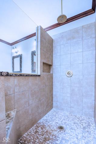 1354 Blackhawk Drive Columbus IN 47201