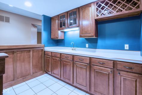 1354 Blackhawk Drive Columbus IN 47201
