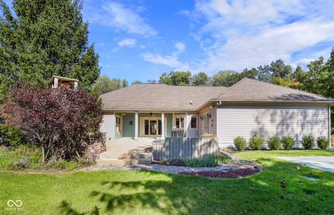 1354 Blackhawk Drive Columbus IN 47201