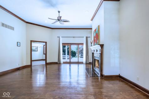 1354 Blackhawk Drive Columbus IN 47201