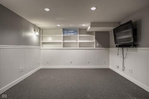 116 W 49th Street Indianapolis IN 46208