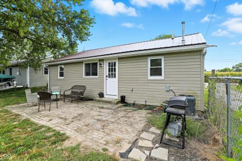 1324 E 225 S Shelbyville IN 46176