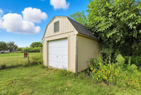 1324 E 225 S Shelbyville IN 46176