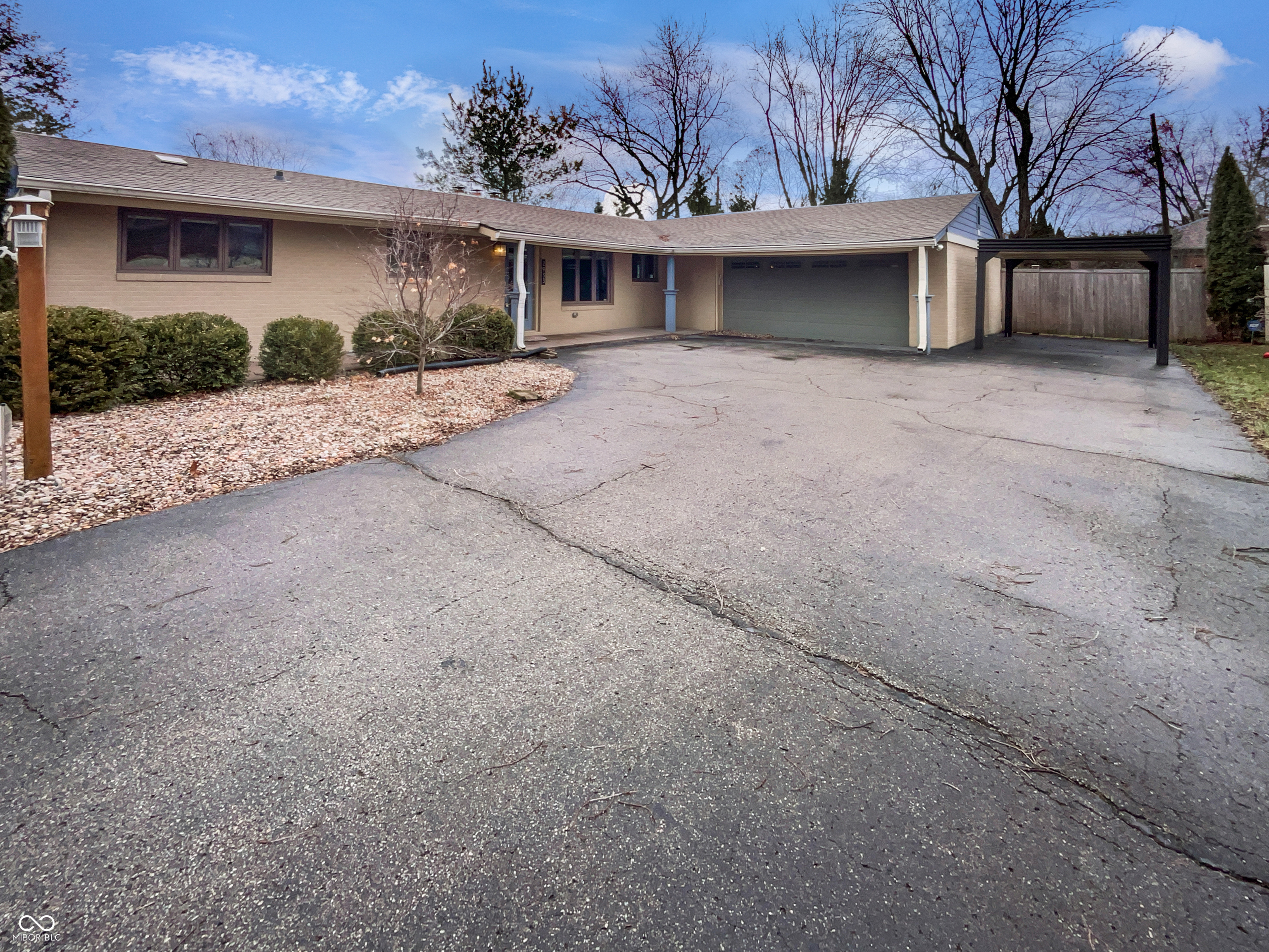 2933 E 62nd Street Indianapolis IN 46220