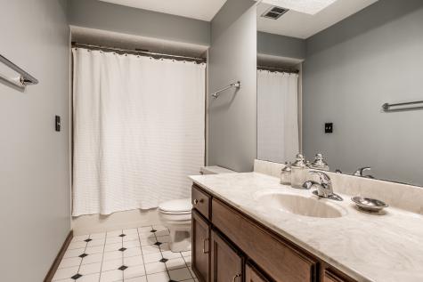 710 Sugarbush Drive Zionsville IN 46077