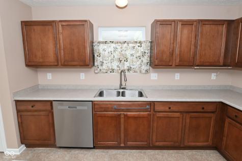 4725 Ladywood Cliffs Court Indianapolis IN 46226