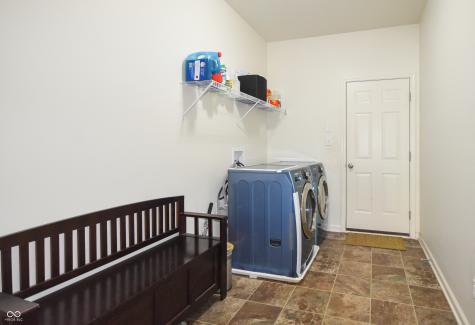 6110 Pelican Lane Columbus IN 47201