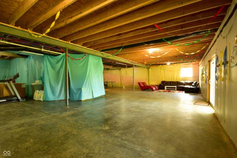 6110 Pelican Lane Columbus IN 47201