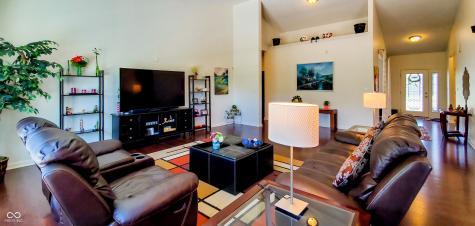 6110 Pelican Lane Columbus IN 47201