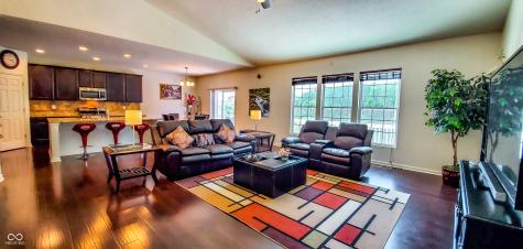 6110 Pelican Lane Columbus IN 47201